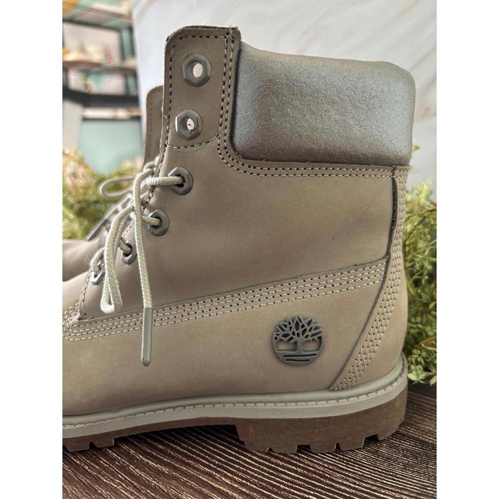 Timberland Boots - Picture 2 of 6